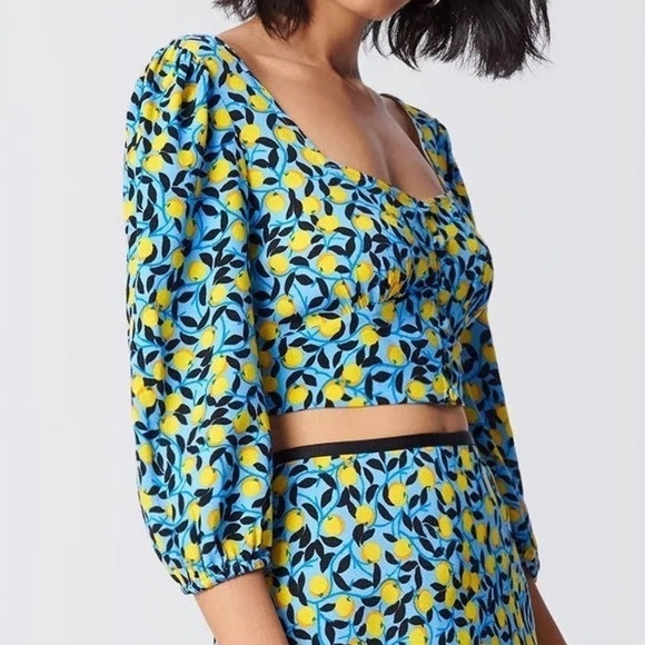 Diane Von Furstenberg Dover Cropped Lemon Print Crepe Top in Blue Size 4 NWT! - Picture 3 of 12